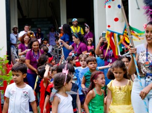 Alunos do Jardim GayLussac celebram o Carnaval com Matinê